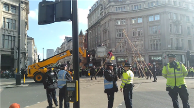微笑着被逮捕——伦敦反抗灭绝运动最后一天-激流网