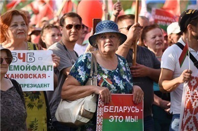 风暴中的白俄罗斯人：年轻人冲在抗议前线，警察和国企员工罢工，第五大城市倒戈-激流网