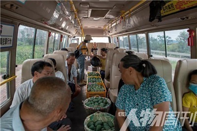 搭上乡村公交车，和司机乘客聊聊他们的故事-激流网